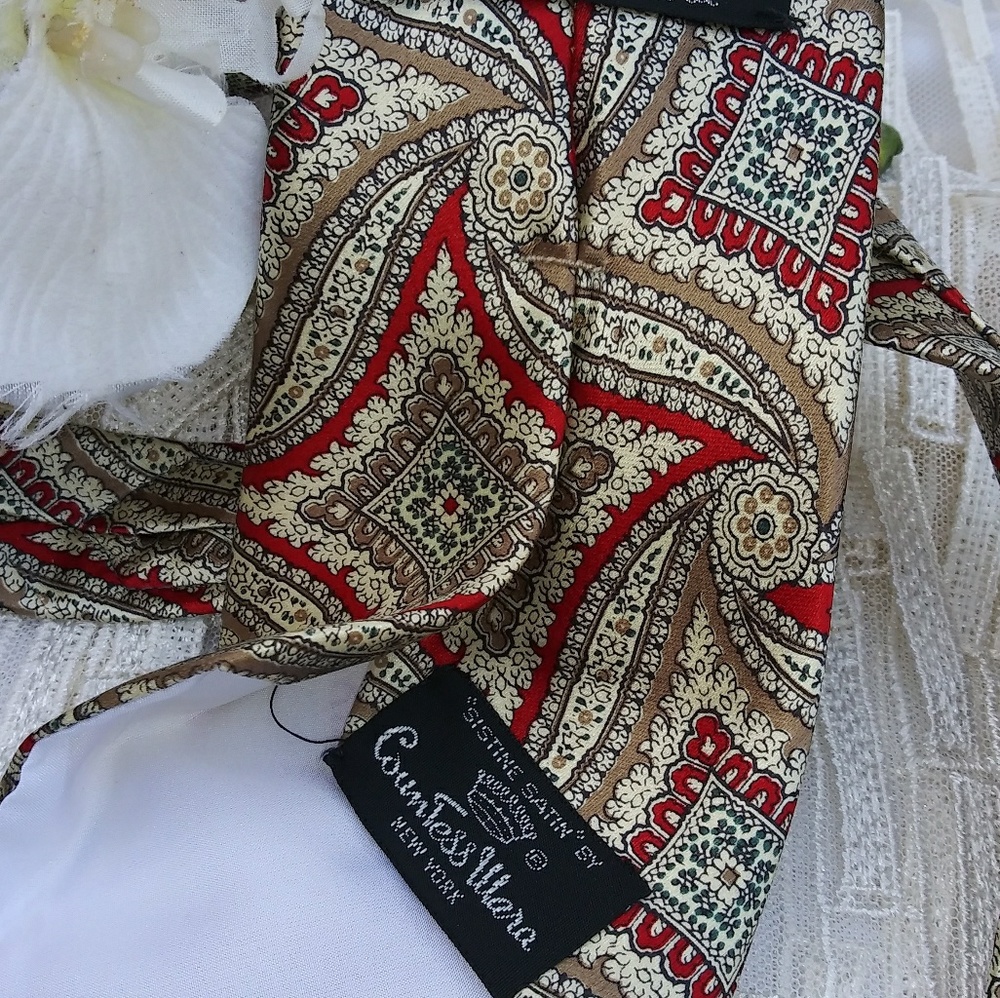 Countess Mara Tie - Picture 3 of 4